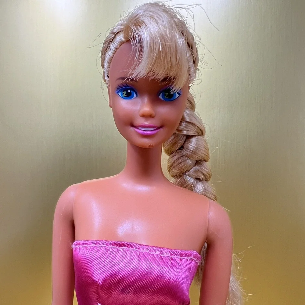 Vintage Barbie Doll 1976 Mattel With Long Blonde Hair‎ and Blue Eyes Pink Dress